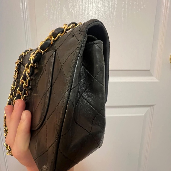 *SOLD* Vintage Chanel Small Double Flap in Black with Gold Hardware - Picture 6 of 15